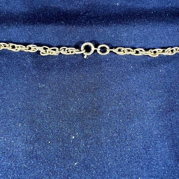 1973 Limited Edition Sarah Coventry Silver-Tone Cross Necklace 4X3 Pendant - Picture 3 of 5